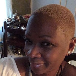 Meet your Posher, Sharon